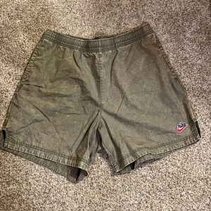 Nike Heritage Essential shorts, size L